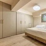 Azure Sofia - Grounded Apartamento *